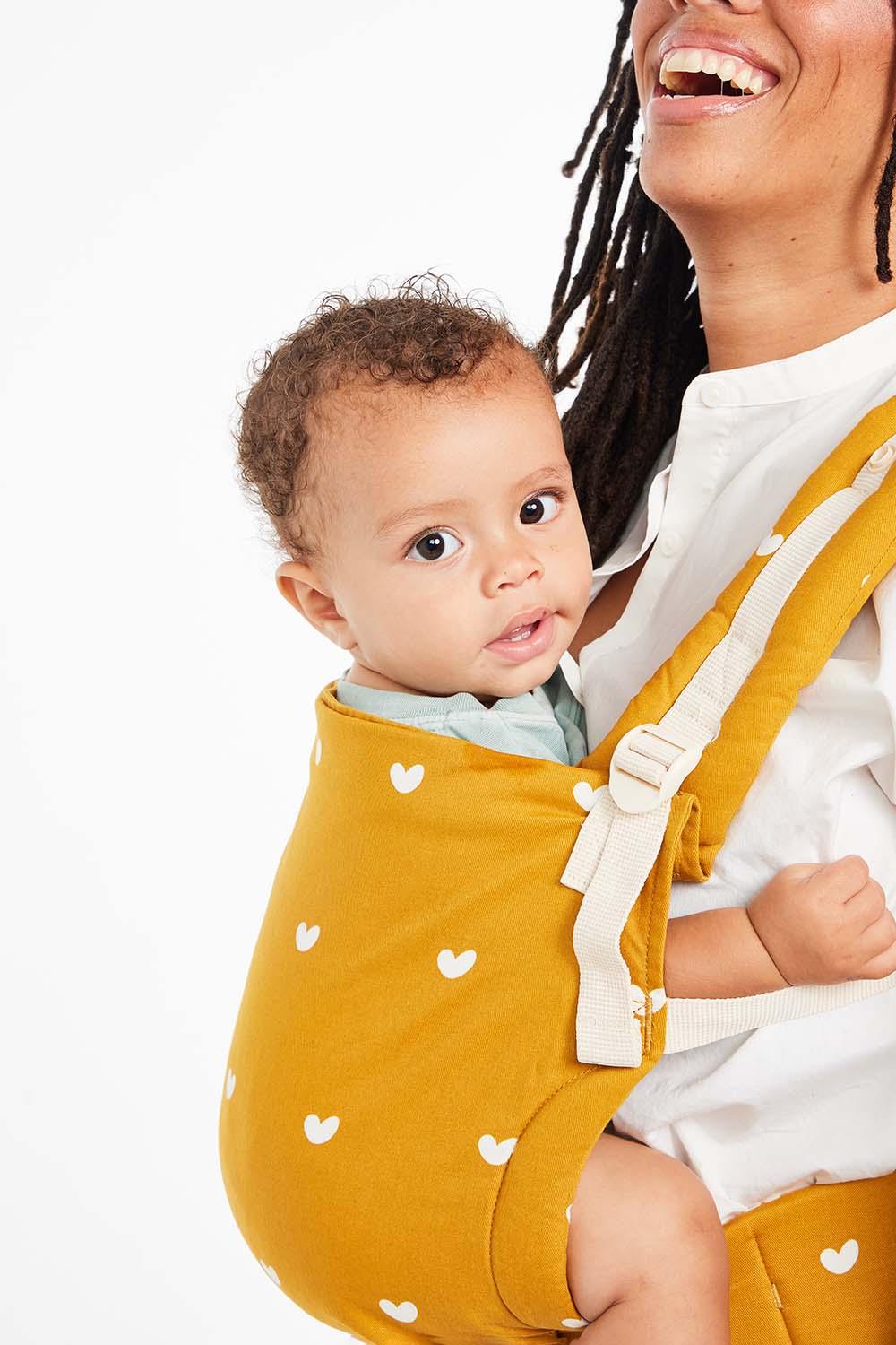Play – A Comfortable Cotton Carrier that Grows with Your Little One